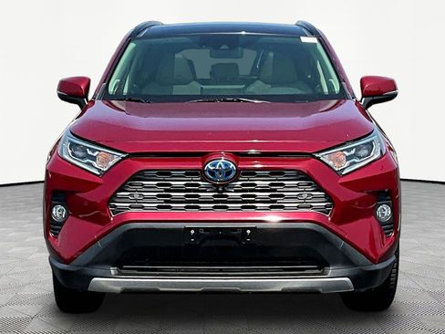 Used 2019 Toyota RAV4 Limited AWD/4WD image 2