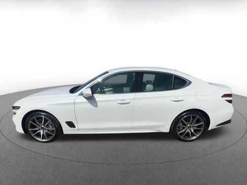 Used 2025 Genesis G70 2.5T image 10