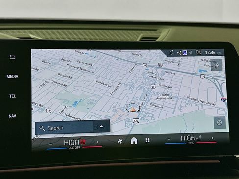 New 2026 BMW X2 xDrive28i w/ Technology Package image 17