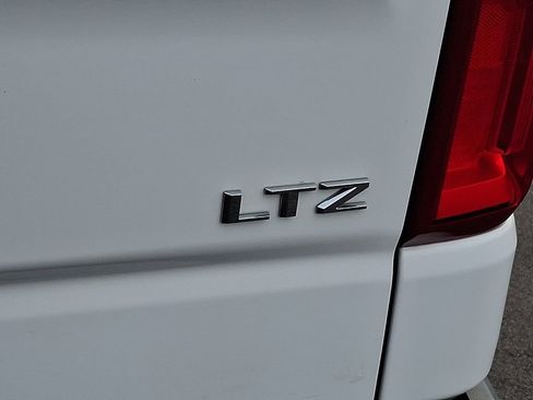 Used 2021 Chevrolet Silverado 1500 LTZ image 33