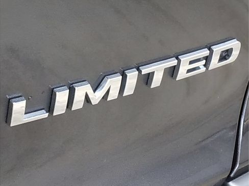 Used 2021 Jeep Cherokee Limited AWD/4WD image 33