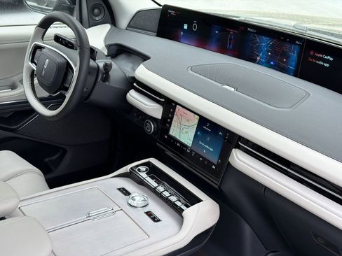 New 2026 Lincoln Navigator Reserve AWD/4WD image 11