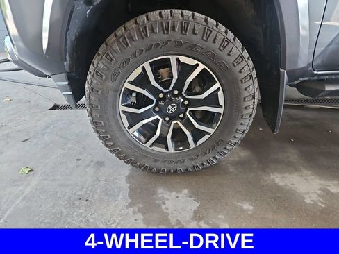 Used 2023 Toyota Tacoma TRD Sport AWD/4WD image 21
