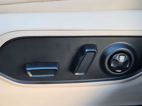 New 2025 Jeep Grand Cherokee Limited 4xe w/ Luxury Tech Group II image 15