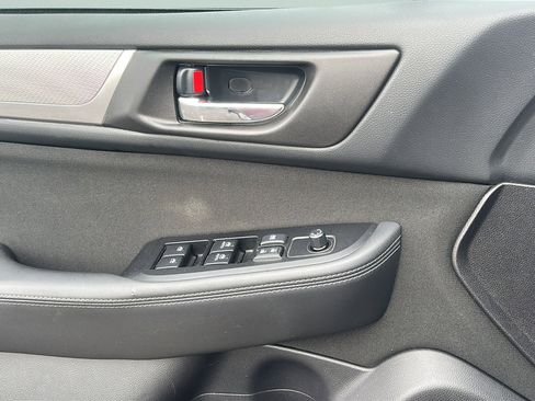 Used 2018 Subaru Outback 2.5i Premium image 17