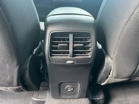 Used 2020 Ford Escape SE image 17