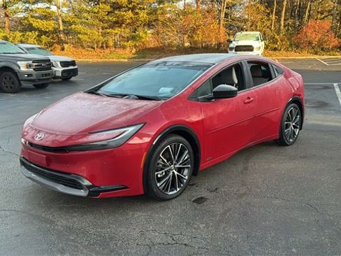 Used 2024 Toyota Prius XLE image 2