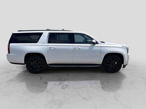 Used 2019 GMC Yukon XL SLT w/ Open Road Package AWD/4WD image 7