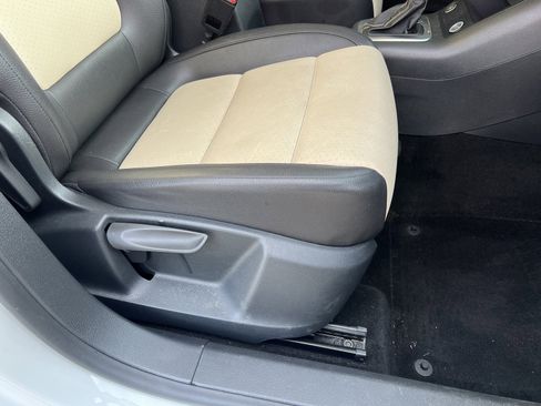 Used 2016 Volkswagen Tiguan S image 23
