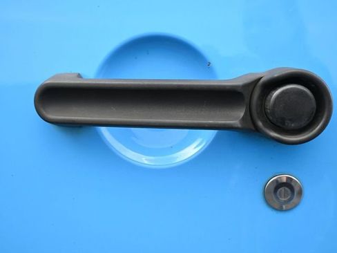 Used 2017 Jeep Wrangler Unlimited Rubicon w/ Connectivity Group image 14