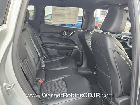 New 2026 Jeep Compass Latitude image 15