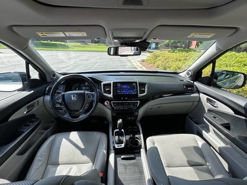 Used 2018 Honda Ridgeline RTL-E image 2