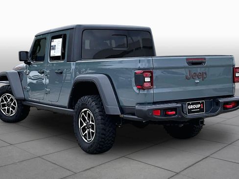 Used 2024 Jeep Gladiator Rubicon w/ Safety Group AWD/4WD image 11