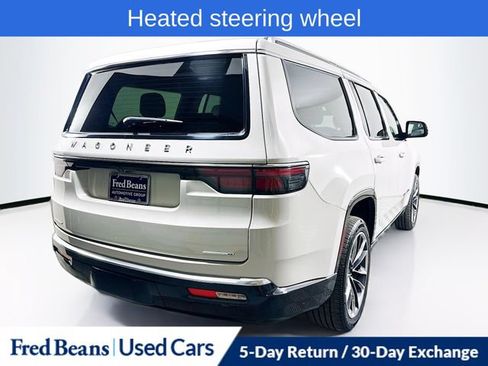 Used 2022 Jeep Wagoneer Series III w/ Premium Group I AWD/4WD image 10