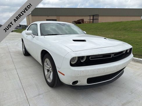 Used 2023 Dodge Challenger SXT RWD image 3