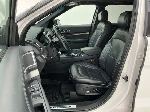 Used 2017 Ford Explorer Platinum image 16