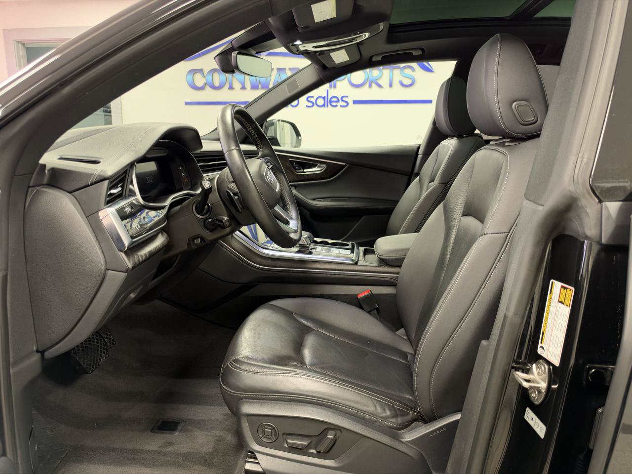Used 2023 Audi Q8 Prestige w/ Prestige Package AWD/4WD image 9