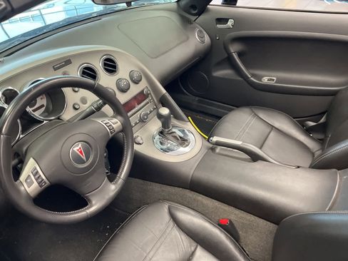 Used 2007 Pontiac Solstice Convertible w/ Premium Package image 24