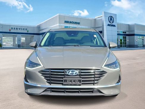 Used 2021 Hyundai Sonata SE FWD image 2