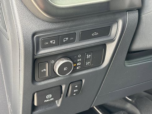 Used 2022 Ford F150 Platinum w/ Equipment Group 701A High AWD/4WD image 19