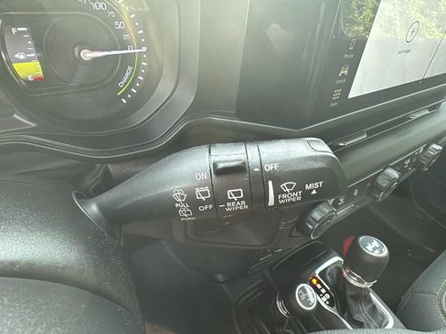 Used 2025 Jeep Wrangler Unlimited Sahara w/ Safety Group AWD/4WD image 20