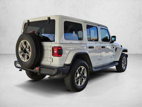 Used 2019 Jeep Wrangler Unlimited Sahara image 5