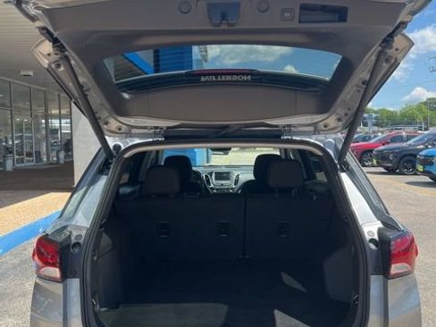 Used 2024 Chevrolet Equinox LT FWD image 10
