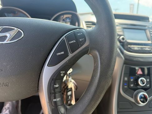 Used 2015 Hyundai Elantra SE w/ Option Group 02 FWD image 32