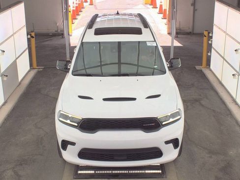 Used 2023 Dodge Durango GT image 2