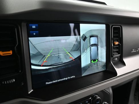 Used 2023 Ford Bronco Badlands image 14