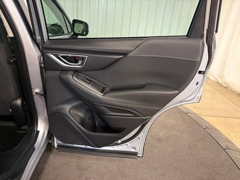 Used 2021 Subaru Forester Premium AWD/4WD image 18