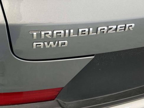 Used 2025 Chevrolet TrailBlazer LT AWD/4WD image 10