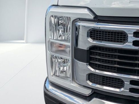 Used 2025 Ford F250 XLT image 8