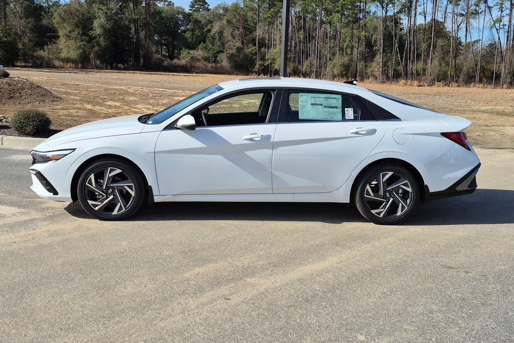 New 2026 Hyundai Elantra Limited FWD image 9