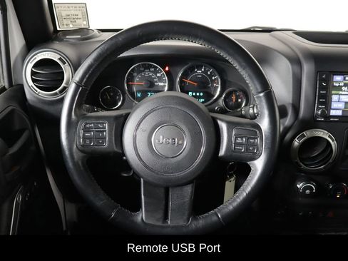 Used 2017 Jeep Wrangler Unlimited Sahara w/ Connectivity Group AWD/4WD image 7