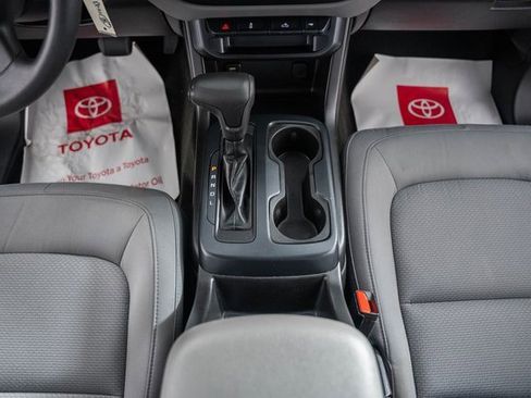 Used 2018 Chevrolet Colorado W/T image 24