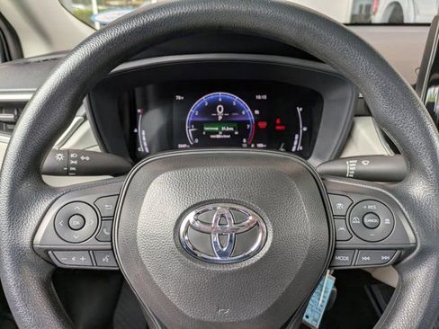 Used 2026 Toyota Corolla Cross L image 25
