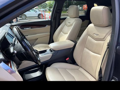 Used 2019 Cadillac XT5 Luxury FWD image 9