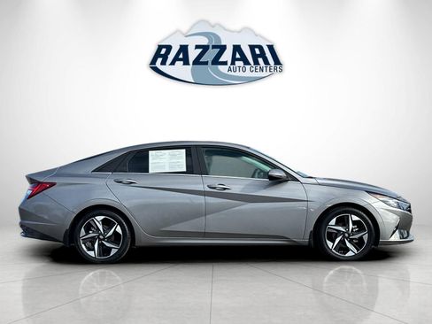 Used 2023 Hyundai Elantra Limited FWD image 2