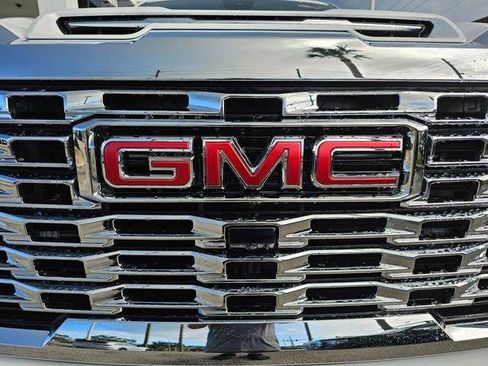 New 2026 GMC Sierra 2500 Denali w/ Denali Reserve Package image 10