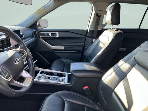 Used 2023 Ford Explorer XLT w/ Equipment Group 202A image 21