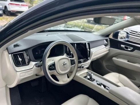 Used 2023 Volvo XC60 B5 Plus w/ Climate Package image 5