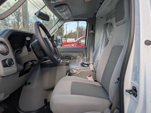 New 2026 Ford E-350 and Econoline 350 Super Duty w/ Interior Upgrade Package RWD image 4