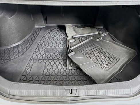 Certified 2021 Toyota Avalon XLE w/ Moonroof Package image 26