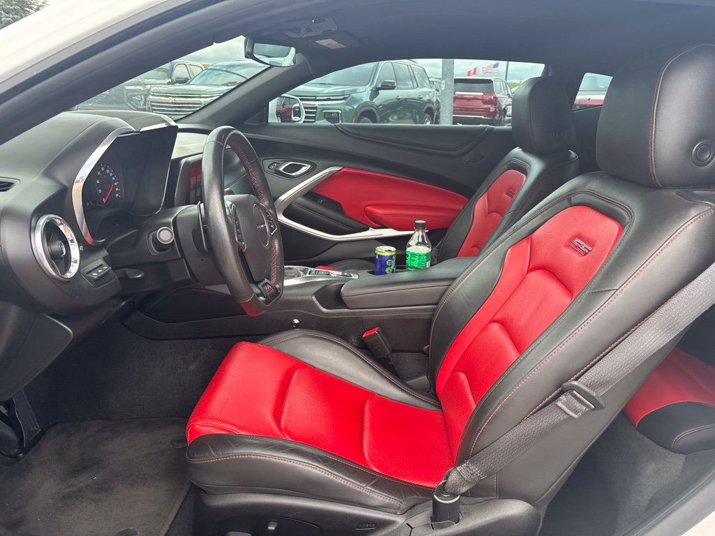 Used 2018 Chevrolet Camaro SS RWD image 8
