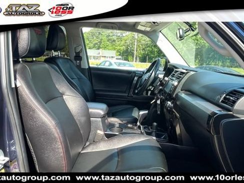 Used 2018 Toyota 4Runner TRD Off-Road Premium AWD/4WD image 15