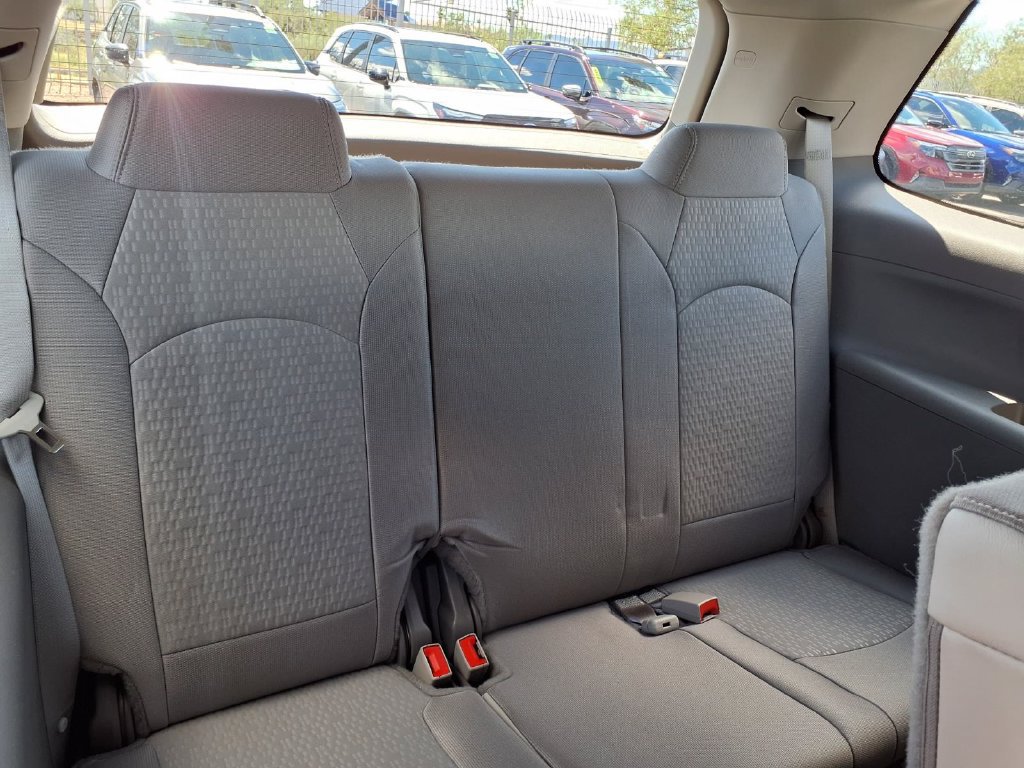 Used 2015 GMC Acadia SLE FWD image 23