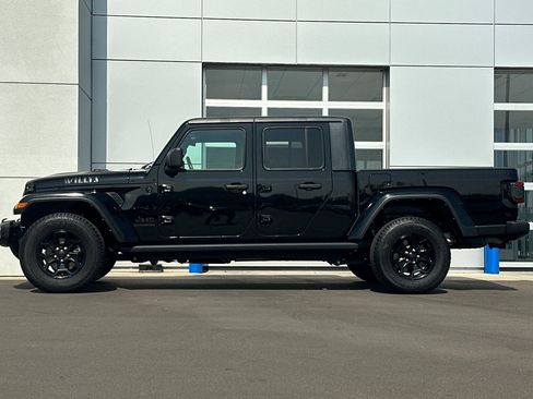 Used 2021 Jeep Gladiator Sport AWD/4WD image 7