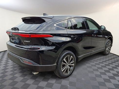 Used 2022 Toyota Venza LE AWD/4WD image 6