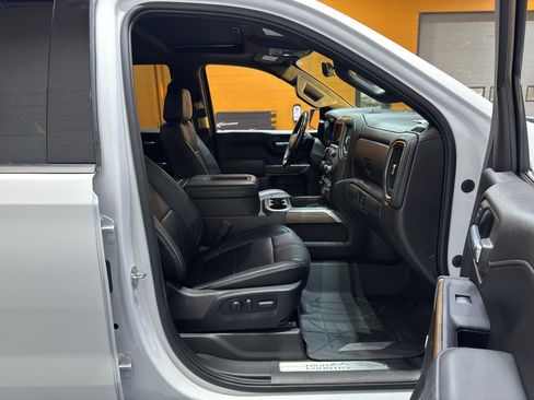 Certified 2022 Chevrolet Silverado 1500 High Country w/ Technology Package image 19